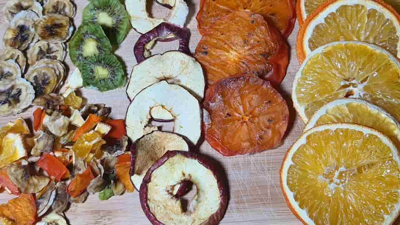 تصویر 3 از میوه خشک شیراز با حفظ رنگ طبیعی میوه ها